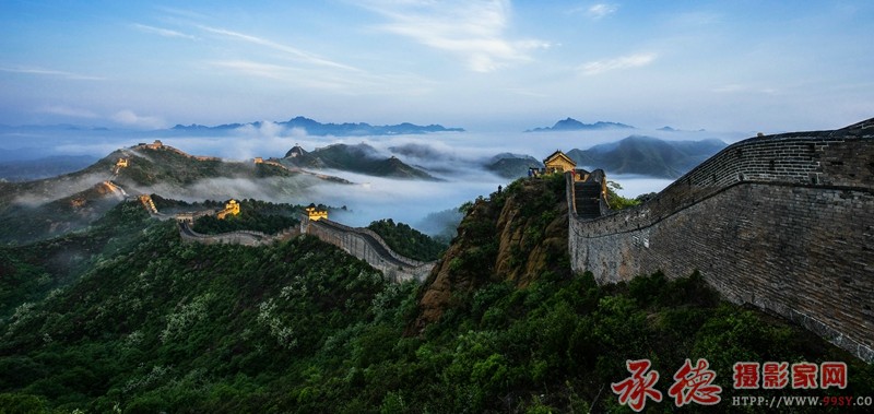 《雾漫金山》 赵保健